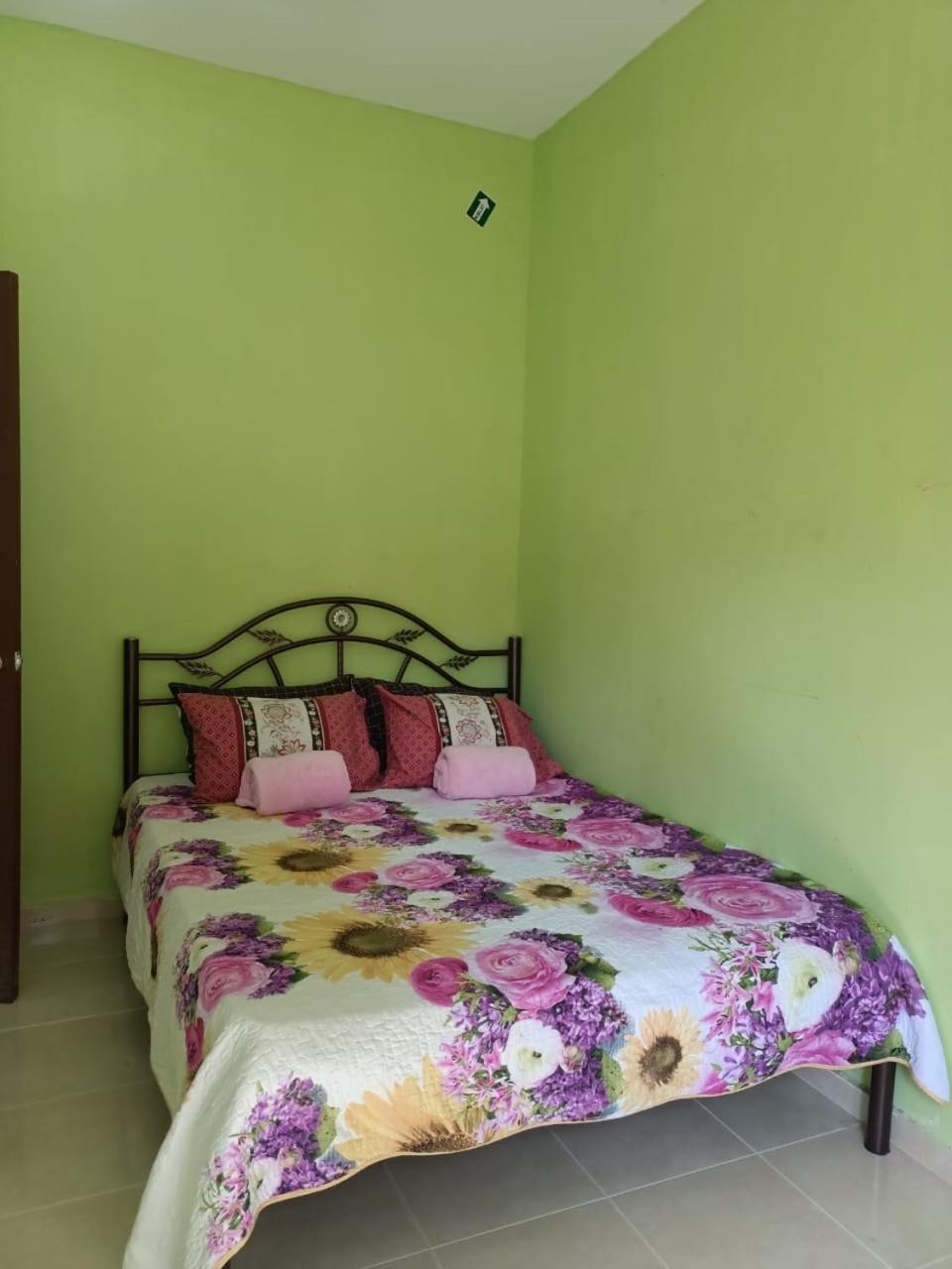 Yasmeen Homestay Kemaman Chukai Екстериор снимка