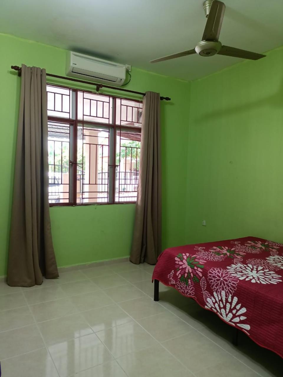 Yasmeen Homestay Kemaman Chukai Екстериор снимка